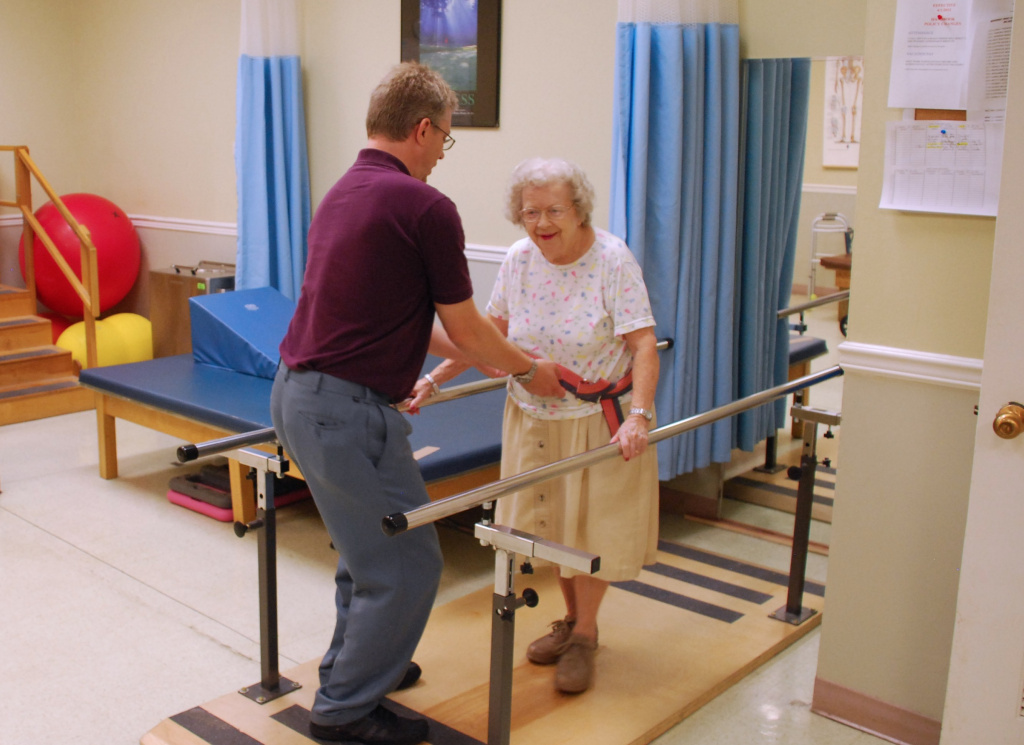 Перелом шейки бедра в пожилом возрасте: суть травмы Перелом шейки бедра в пожилом возрасте: суть травмы